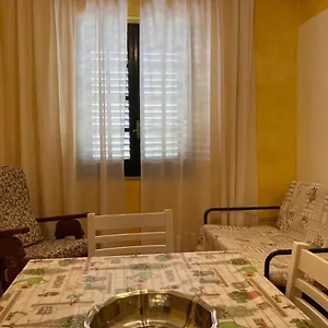 Araxi Appartamento Villa San Pietro